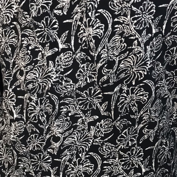 🟣 Lucky Brand V Neck Floral Shirt Medium - Picture 6 of 10